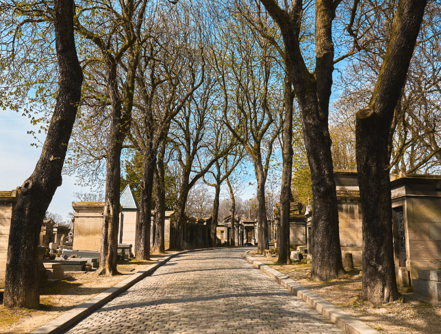 My tour live - visit Cimetière Père Lachaise, Paris, France